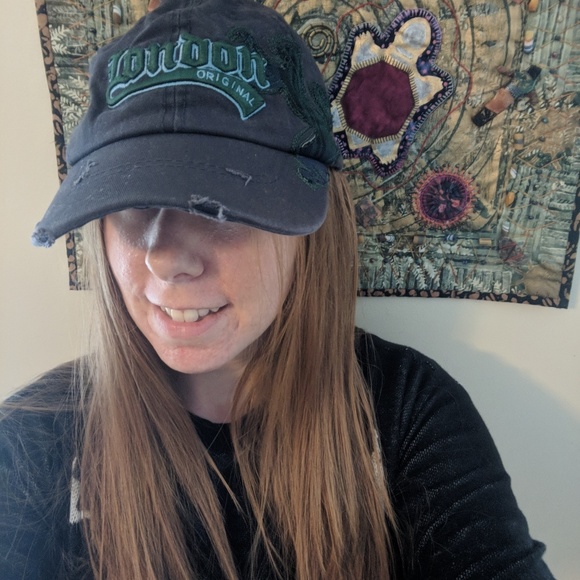 London hat (Like New) - Picture 4 of 11